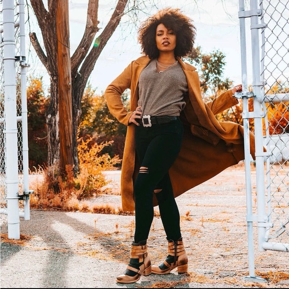 NWT FREEBIRD “DARLIN” Boots in Natural & Black | Size 7 🔥PRICE FIRM !!! - Picture 6 of 14